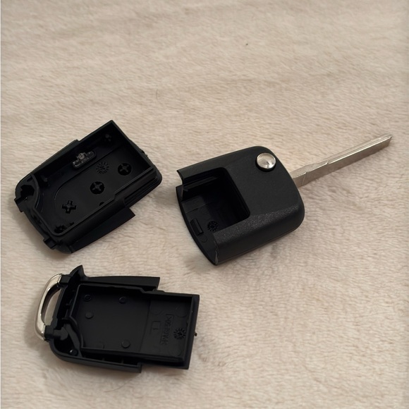 Hidden compartment key fob. - Picture 4 of 5